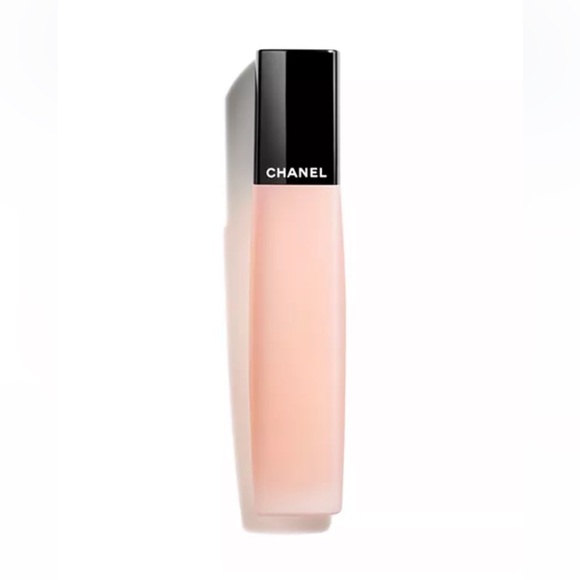 CHANEL
L'HUILE CAMÉLIA
Hydrating and Fortifying Nail Oil 0.37 oz - Picture 1 of 6